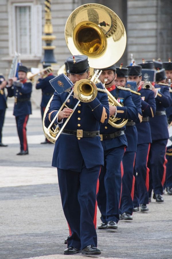 comunidad músicos militares, sueldos militares